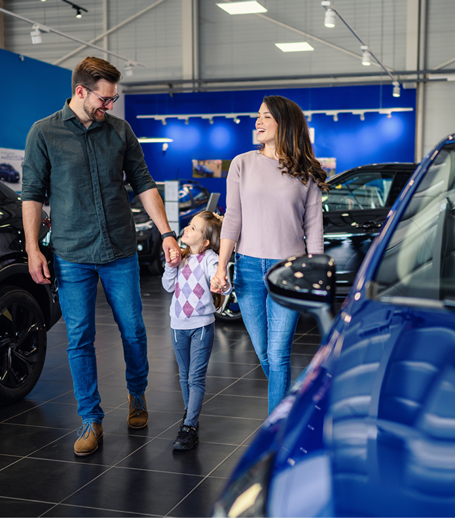 Customer speaking with an automotive dealership representative